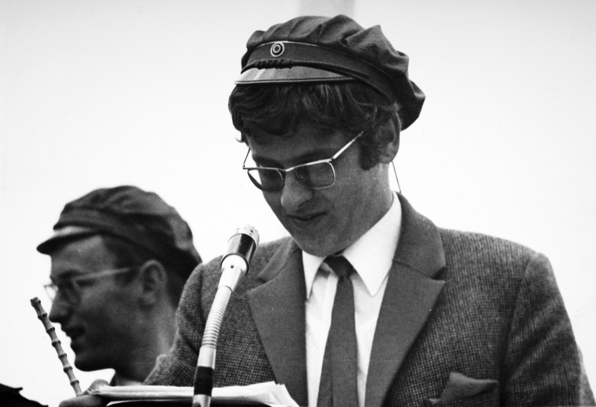 Karl Otto Ellefsen, russeforman ved Brumunddal gymnas 1967. Se 