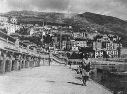 Klara Thams i havna i Monaco 1928.
