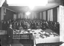 Fru Paula Messels demonstrasjoner i Harmonien