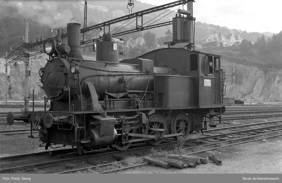 Damplokomotiv type 25b nr. 339 på Bergen stasjon