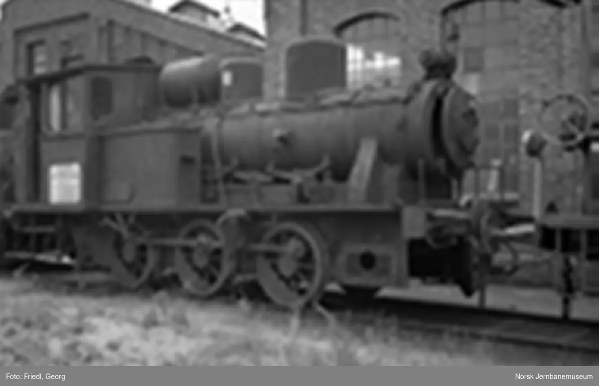 Damplokomotiv type 25a nr. 199 hensatt på Verkstedet Sundland før opphugging