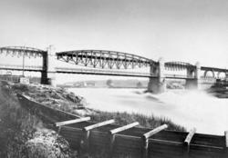 Bru over Glomma ved Sarpsfossen