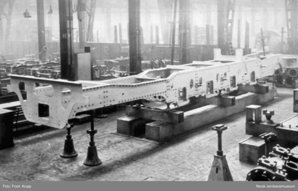 Byggingen av damplokomotiv type 49c, lokomotivrammen