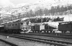 Narvik stasjon : stasjonstomta km 3,8 med malmtog