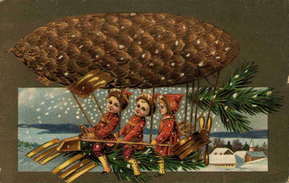 Postkort. Jule- og nyttårshilsen. En forgylt kongle som luftskip. I forgylt gondol sitter tre barn. I bakgrunnen landskap med gårdstun og kirke. Datert 1912-1913.