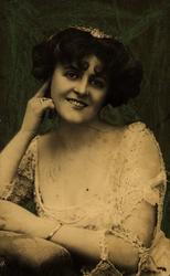 Postkort, Nyttårshilsen. Kvinneportrett. Stemplet 31.12.1906