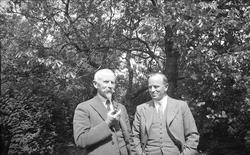 Fritjof Arentz sammen med sin far Eyvind Arentz.