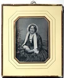Daguerreoyypi. Halvfigur portrett av Anna Christine, født Ha