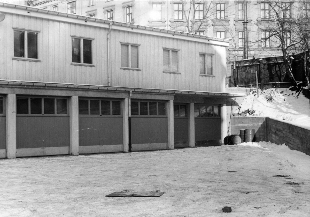 Konstruksjon av garasje og lager ved Tiedemanns Tobaksfabrik i Stensberggate i 1954.