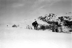 En alpinist i fin stil. Holmenkollrennene på Voss 1952. Foto