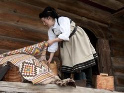 Vandreteateret "Kvinner i hundre!" ble vist på friluftsmusee