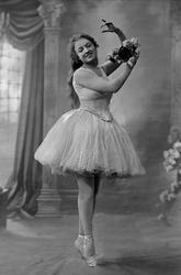Portrett, ballettdanser, frøken Margit Andersen.