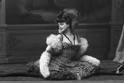 Portrett, danserinne. Mademoiselle Ydette-Jolie.25.5.1906