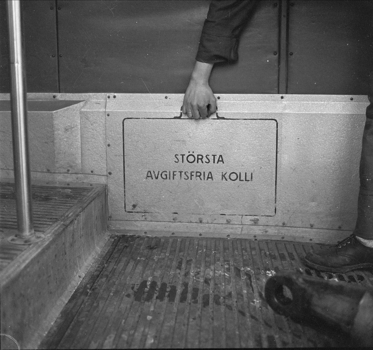 Svensketrikken presenteres, eksteriør og interiør, Oslo, antatt januar, 1959.