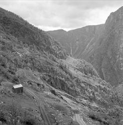Hjølmodalen, Eidsfjord, juli 1963. Fjell.