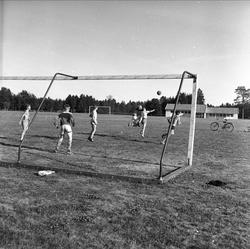 Bugårdsparken, Sandefjord, Vestfold, 30.07.1955. Fotballspil