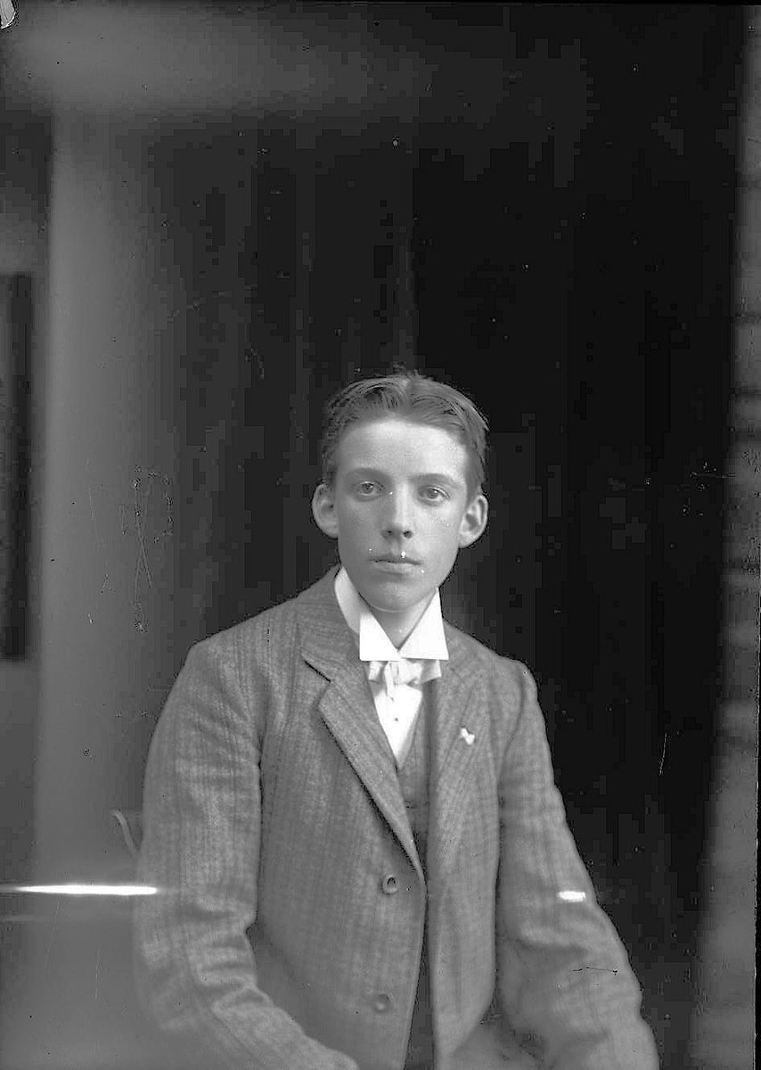 Porträtt av Georg Renström som ung.