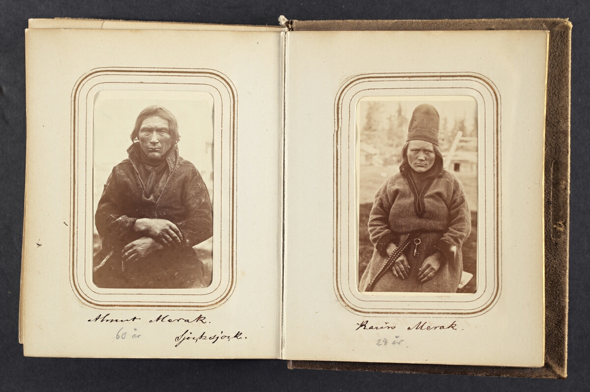 Fotoalbum med porträtt av den lokala befolkningen under Lotten och Gustaf von Dübens resa till Lappland 1868. Foto Lotten von Düben.