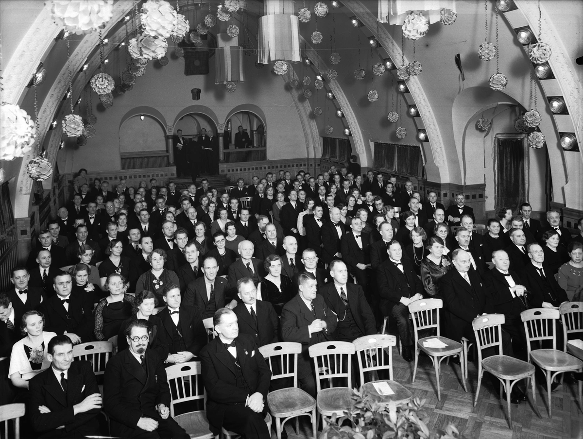 Publik i festdekorerat Bluffen, Uppsala 1935