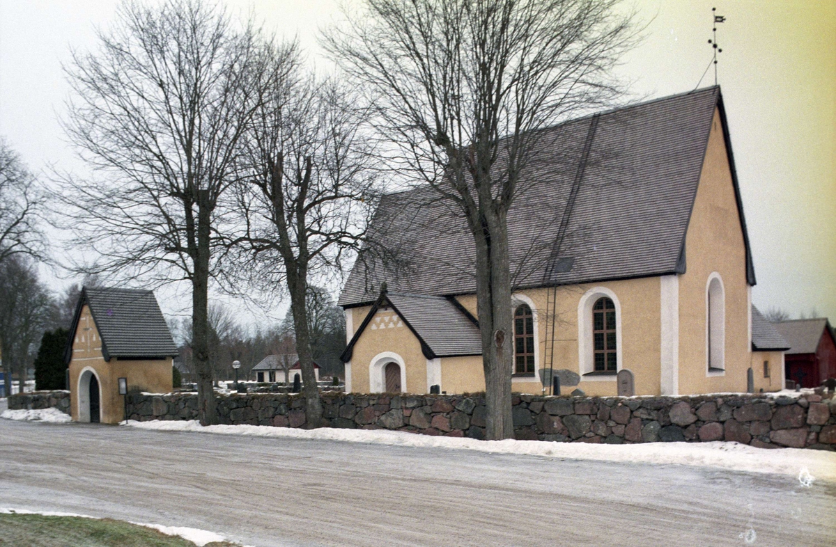 Stavby kyrka, Uppland 1997