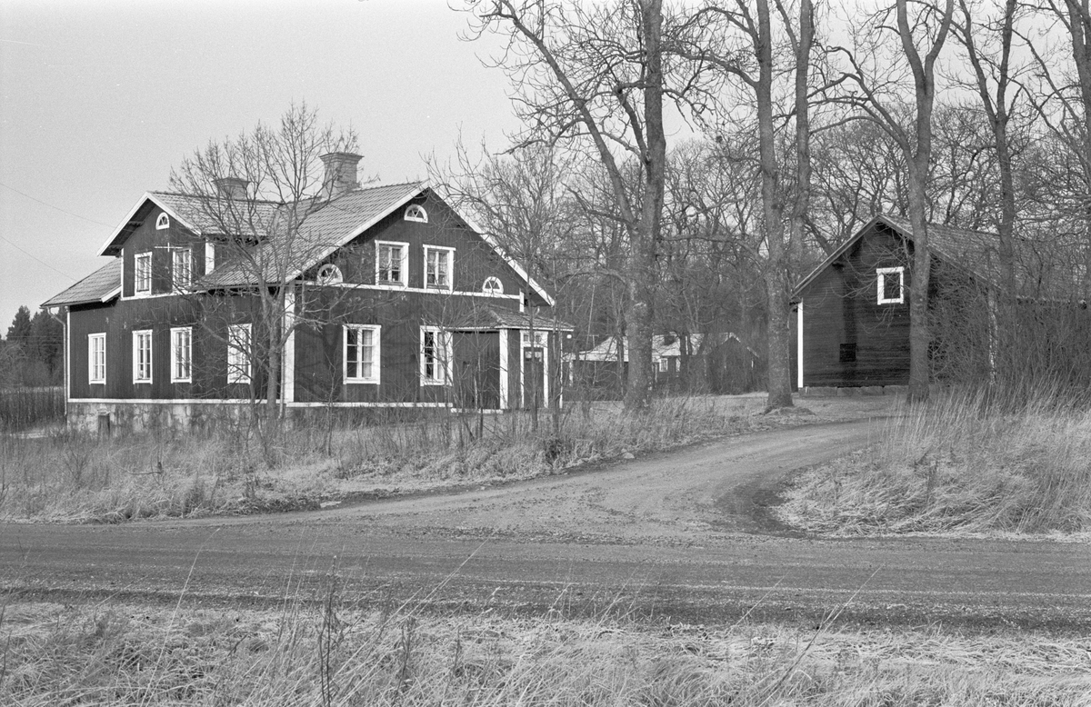 Bostadshus, Halmby 2:4, Halmby, Funbo socken, Uppland 1982 
