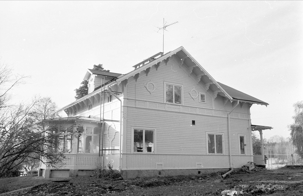 Bostadshus, Sjötorpet, Lännalöt, Almunge socken, Uppland 1987