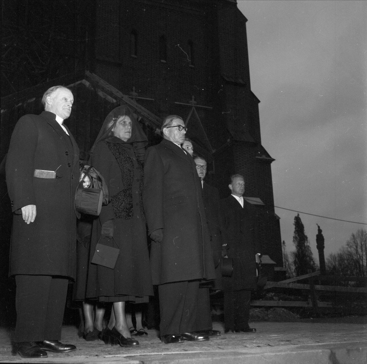 Hjalmar Hammarskjölds jordfästning i Uppsala domkyrka, Uppsala 1953. Ärkebiskop Erling Eidem och Dag Hammarskjöld