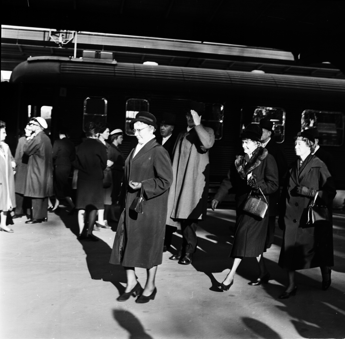 Dag Hammarskjölds begravning. Kringbilder. Uppsala centralstation, Uppsala september 1961