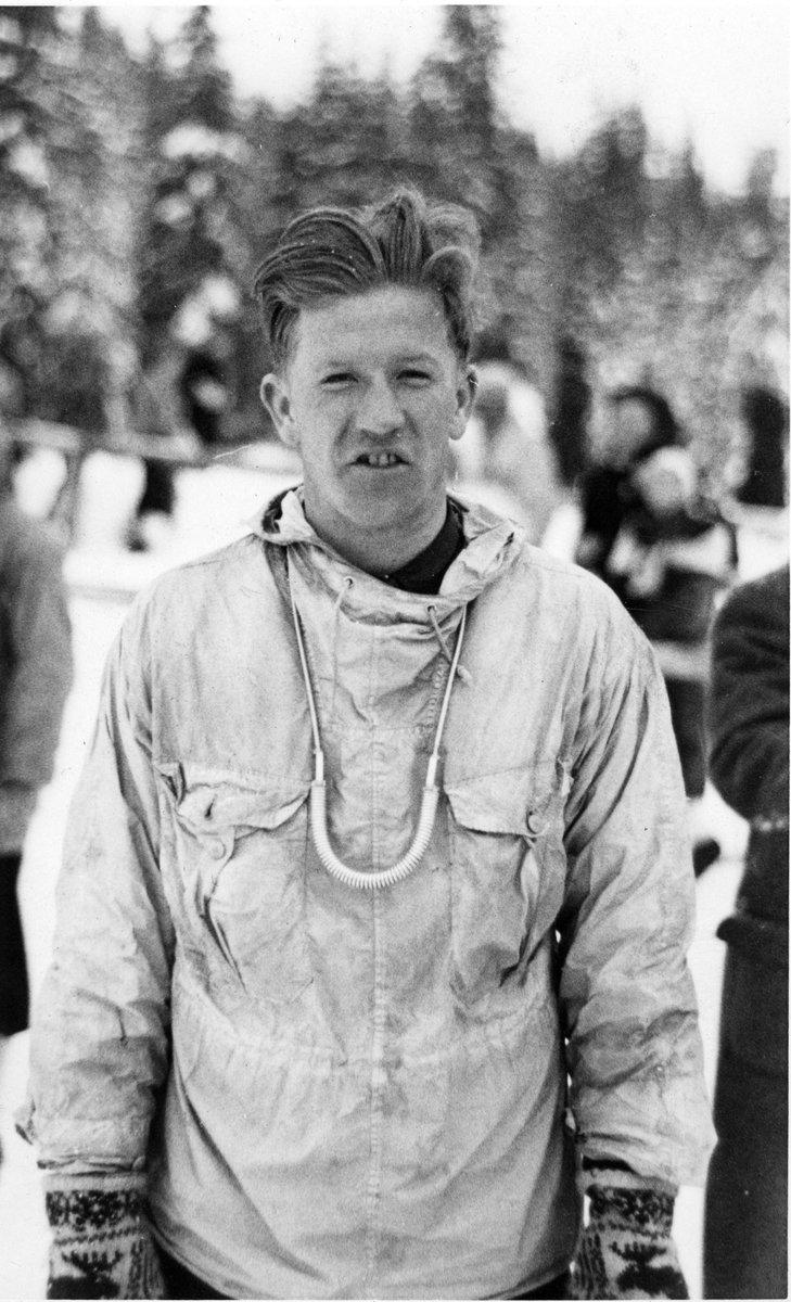 Norwegian athlete Birger Ruud doing downhill at Garmisch 1936