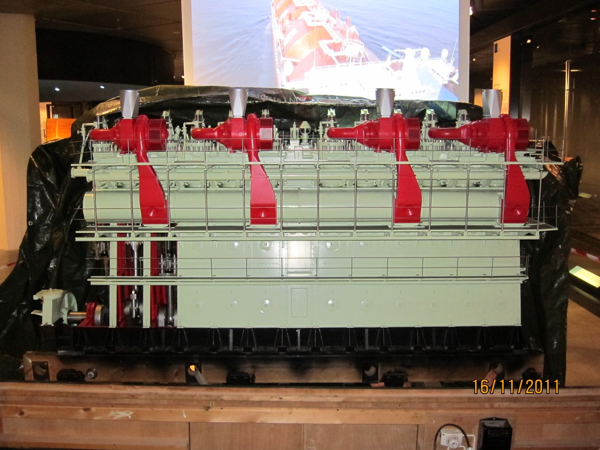Modell av motor - Norsk Maritimt Museum / DigitaltMuseum