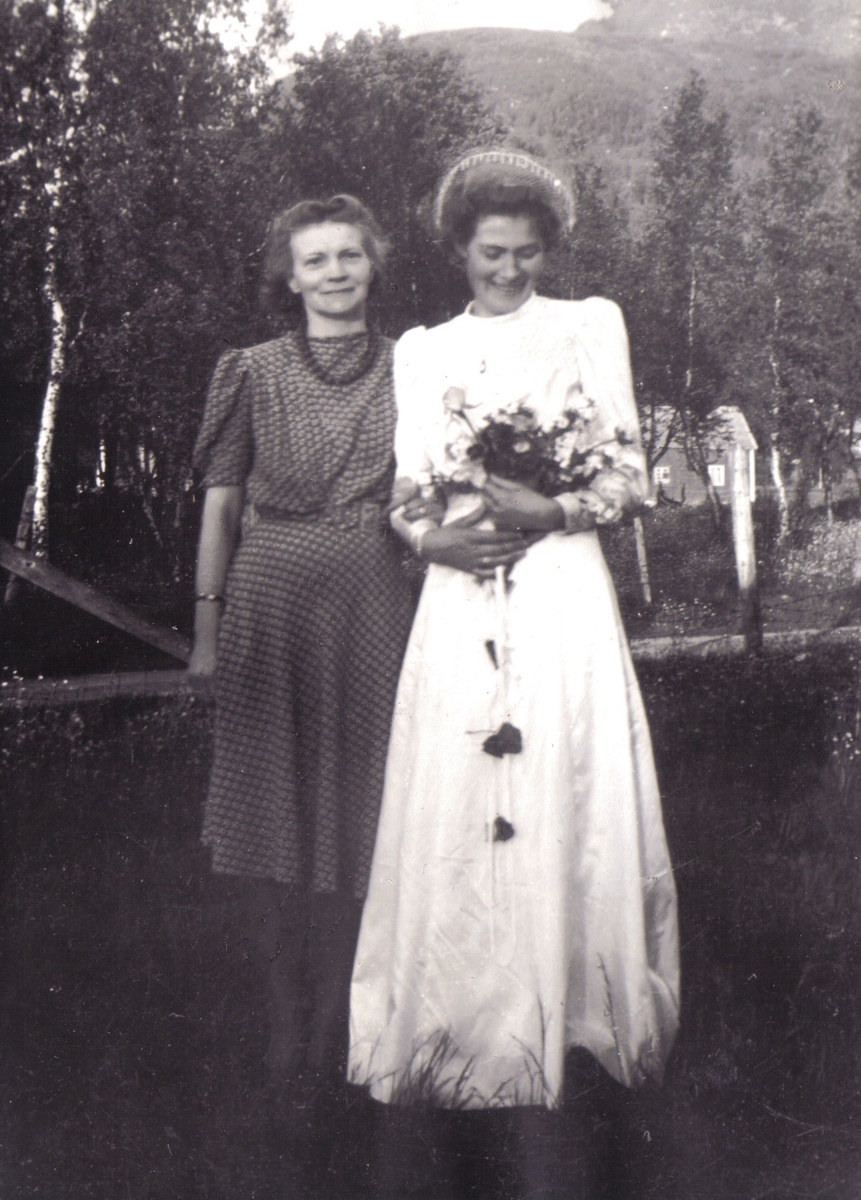 Samling fotografier etter Olga Beldo f. Eliassen