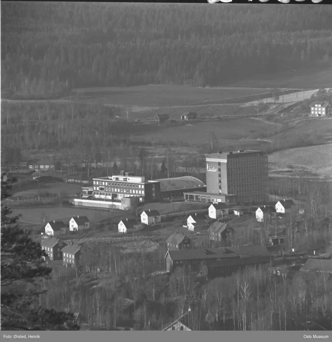 utsikt, kulturlandskap, Tandberg radiofabrikk, boligbebyggelse, skog