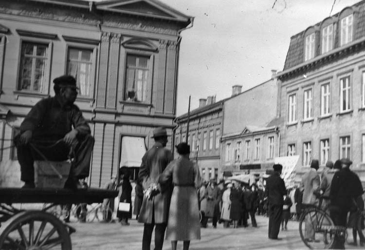 Demonstrationståg i Uddevalla. 1 maj 1933 vid Norra Drottninggatan - Norra Hamngatan