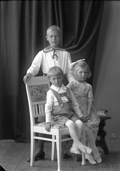 Enligt fotografens journal nr 4 1918-1922: "Abrahamsson, Lars Gategård Här".