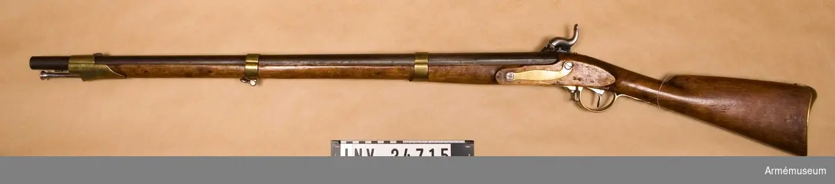 Grupp E II b
18,55 mm. Geväret överensstämmer med m/1840 med undantag att längden endast är 127 cm. Möjligen använt som kadettgevär, avsett för bajonett. Låset tillverkat i Huskvarna år 1848. 

