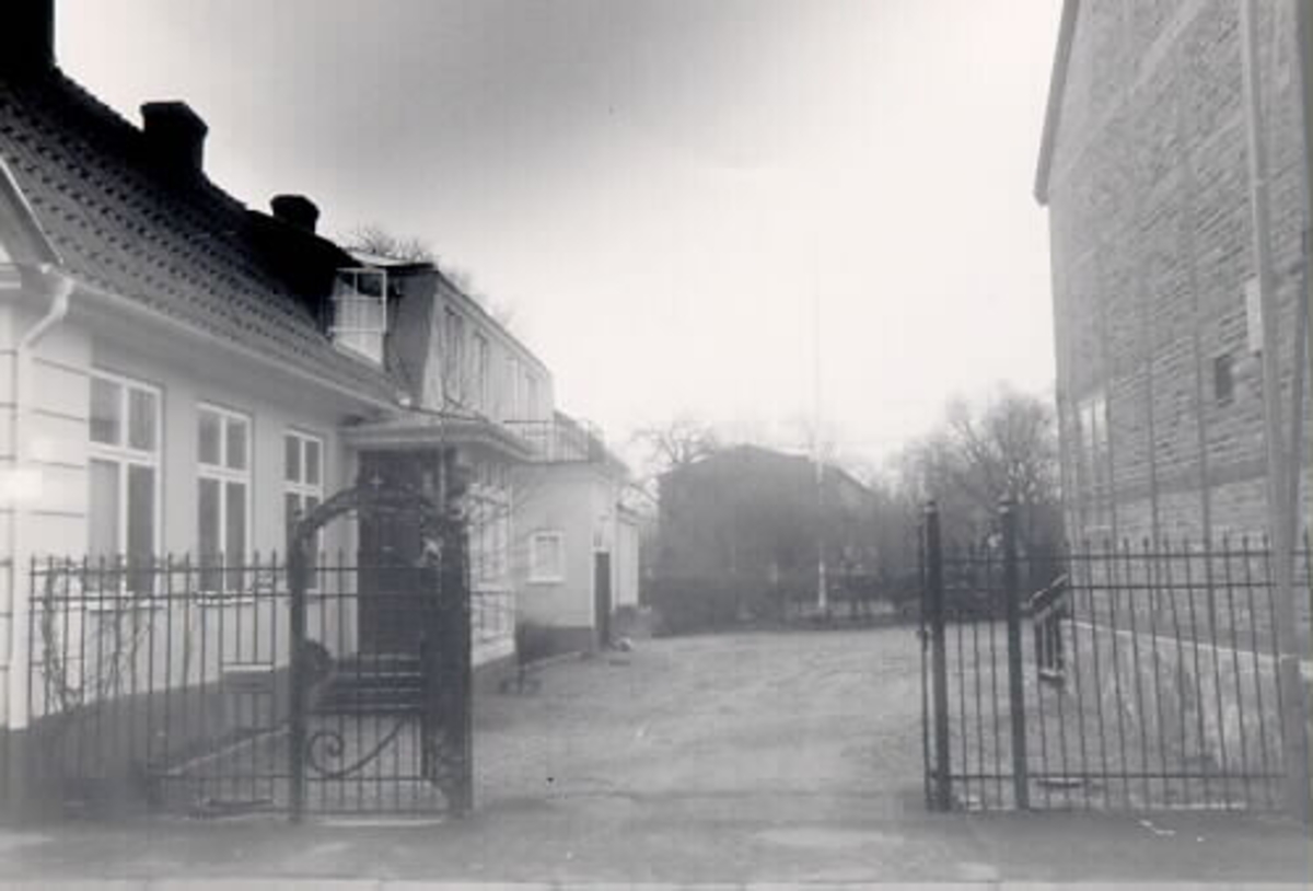 Halmstad, Kyrkogatan 9. Kv St Nicolaus. Prästgårdens bakgård.