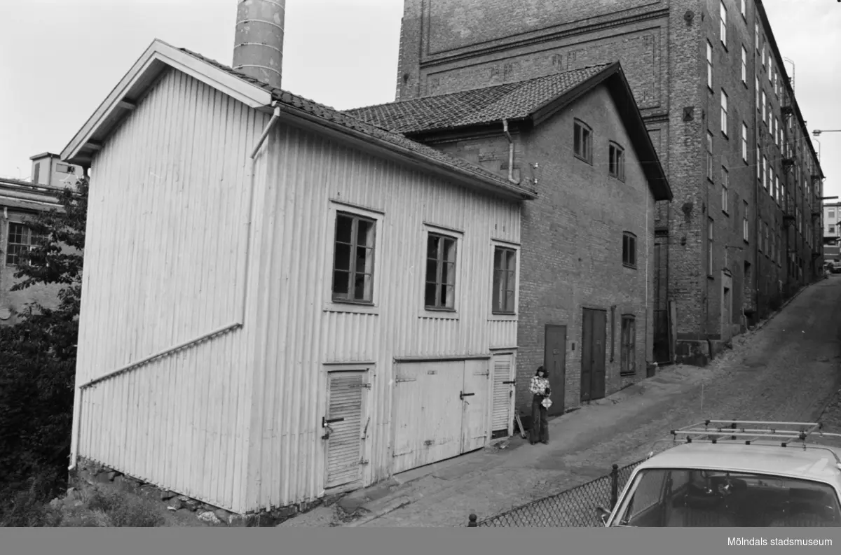 Kvarnfallet 24 vid Götaforsliden i Mölndals Kvarnby. Kvarnbyggnad.