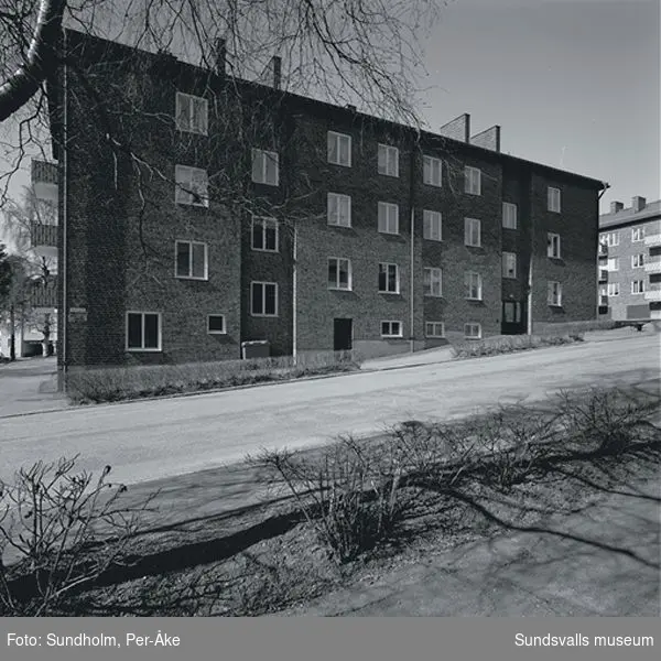 Inventering av 1940- och 50- talsområden. Odengatan 3, Västergatan 20, Västergatan 23.Byggår:1950  Arktikt: Gunnar Wejke och Kjell Ödeen.