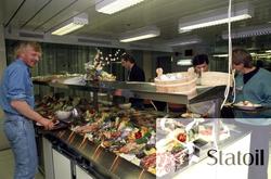 Upåklagelig matutvalg i kantinen på Statfjord C.