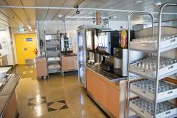 Fra kantinen på Statfjord A.  Drikkeautomater med diverse in