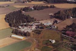 Mysen Sementstøperi, tettsted, skråfoto, sementvarefabrikk,