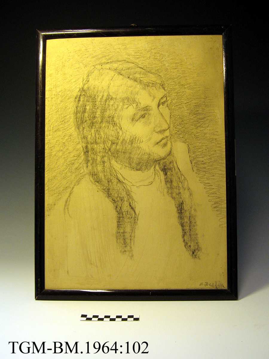 Portrett av ung kvinne med langt hår.