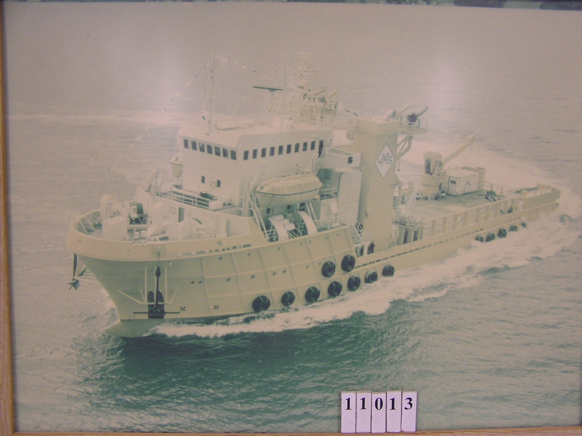 Dykker/supply-båt "Moray Harstad", B/N 833, TV bygg 75.
