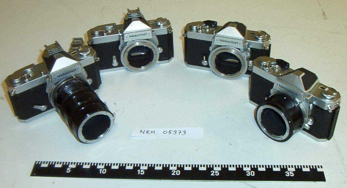 4 nikkormat fotokameraer:
NRM. 05373a - FT42744386
NRM. 05373b - FT4485898
NRM. 05373c - FT4481593
NRM. 05373d - FT4094875
