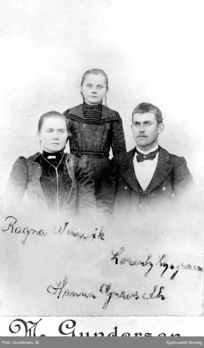 Ragna Lyngsnes Wennevik, Hanna Lyngsnes Gravseth og Lorentz Lyngsnes