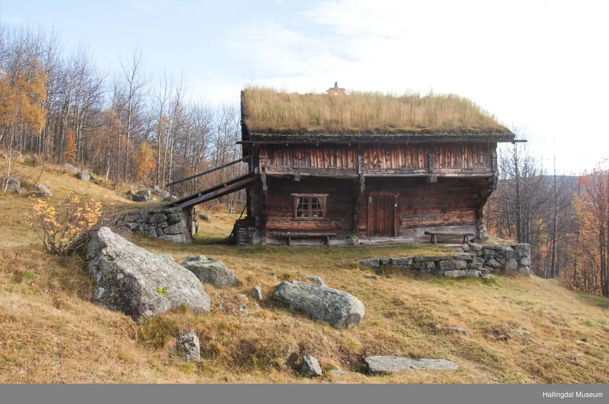 Setestugu-Loftstugu i øvre Døkki, Dokken gård i Sudndalen