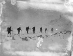 Følget i Snøføike. Op Vasle[...]dalen