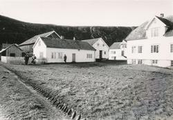 Dokumentasjonsbilder i serie av Ullagarden på Haramsøya.