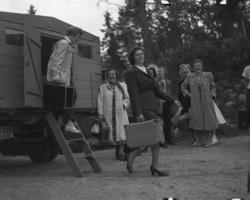 Vardens arkiv. "Turister på Lifjell Hotell" 20.06.1953