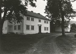 Presteboligen og stabbur på Ørskog Prestegård, Sjøholt.